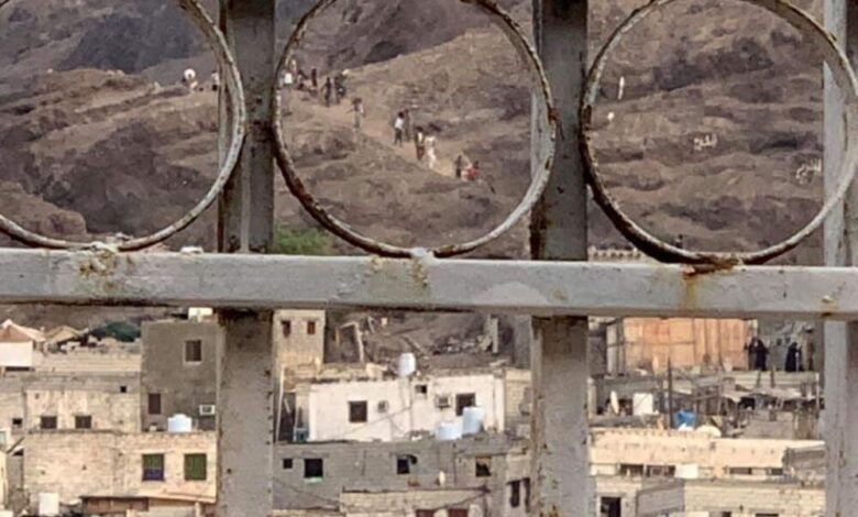 اول صور لاعمال النهب التي تعرض لها قصر معاشيق في عدن