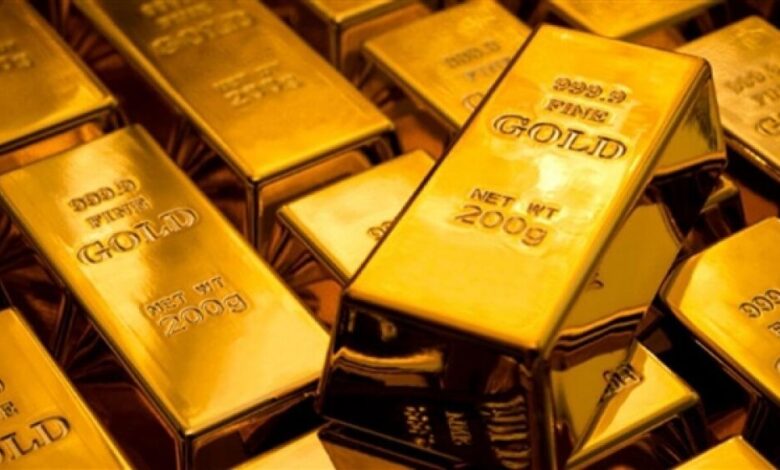 الذهب يرتفع لـ1530 دولاراً بفعل ضبابية أزمة الحرب التجارية