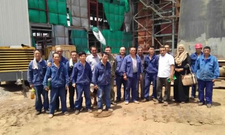 فريق خبراء صيني يعمل لإعادة تأهيل المصافي يفر من عدن