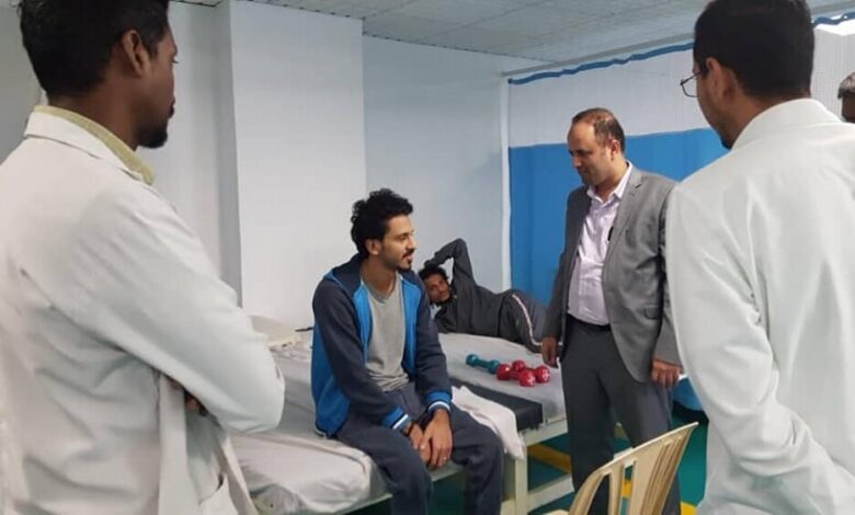 الملحق الطبي في السفارة اليمنية يقوم بزيارة تفقدية لجرحى الحرب والمرضى في مدينة بانجلور