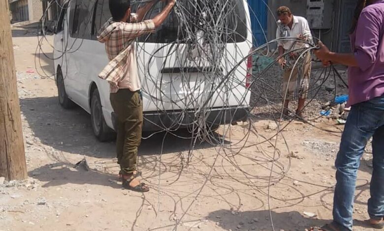 المؤسسة العامة للكهرباء تنفذ حملة ضد الربط العشوائي منطقة اللحوم بمديرية دار سعد