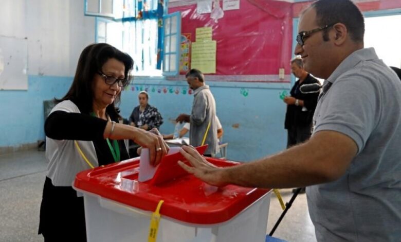 فتح مراكز الاقتراع في الانتخابات البرلمانية التونسية