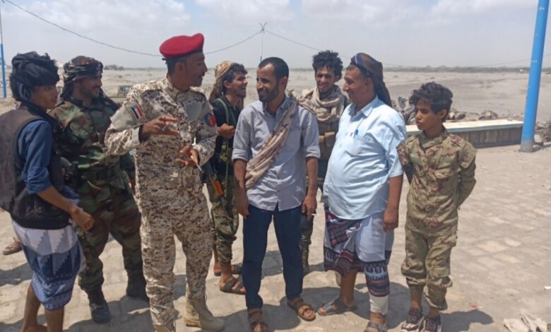 العميد " صالح الجفري " قائد المقاومة واللواء الثامن صاعقة بأبين يستقبل أركان حرب اللواء العقيد " مازن الجنيدي "