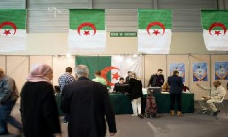 " الجزائر" الحكومة تتمسك بتنظيم الانتخابات في موعدها ”رغم كل الظروف“ وانقسام الشارع