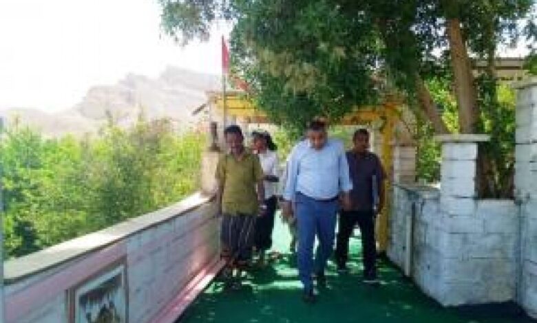حضرموت : وزير الثقافة يطلع على محتويات القرية التراثية بمديرية ساه
