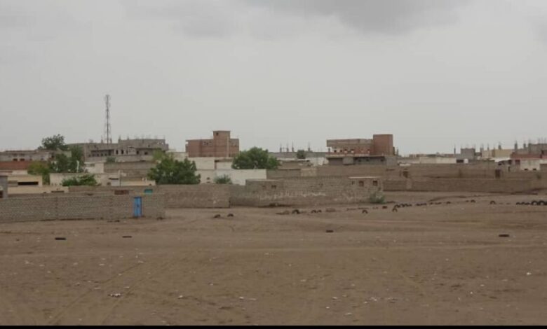 مليشيات الحوثي تستهدف مواقع القوات المشتركة في حيس