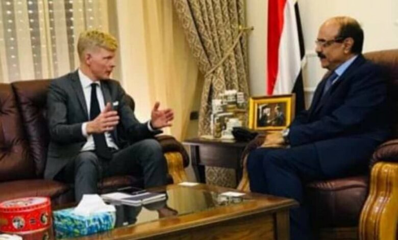 السفير العمراني يبحث مع رئيس بعثة الإتحاد الأوروبي إمكانية مضاعفة دعم الإتحاد لليمن