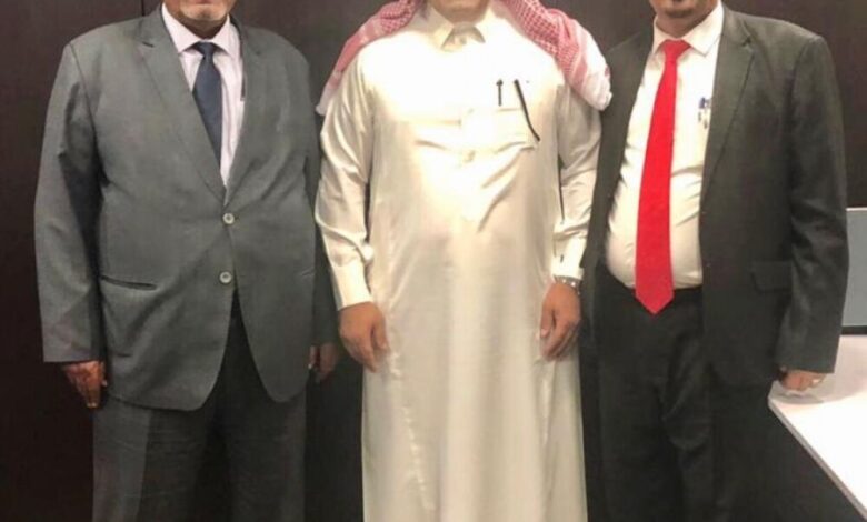 السفير السعودي لدى اليمن يلتقي رئيس هيئة الطيران المدني و القائم بأعمال مدير عام مطار عدن الدولي بالرياض