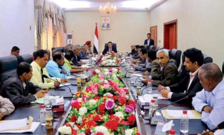 الشرق الاوسط:رئيس وزراء اليمن يناقش تطبيع الأوضاع في أبين