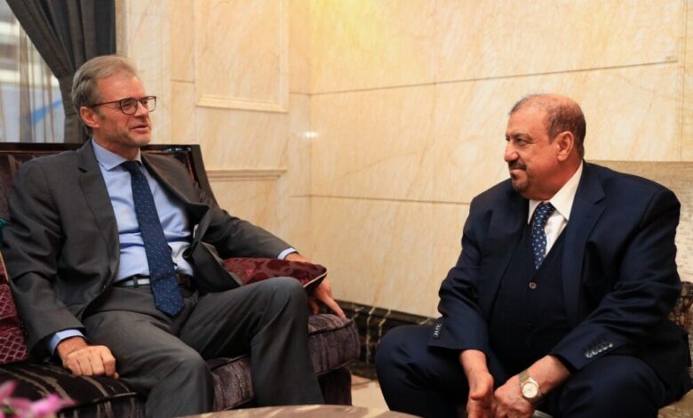 رئيس مجلس النواب يلتقي السفير الفرنسي لدى اليمن