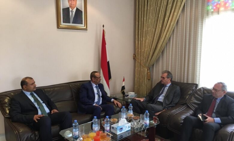 الوزير الميسري يلتقي السفير الفرنسي لدى اليمن ويؤكد على ضرورة تطبيق اتفاق الرياض