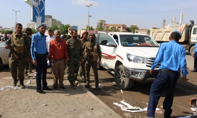 قيادة أمن عدن والحزام الأمني يدشنان حملة المركبات غير المرقمة بمديرية الشيخ عثمان