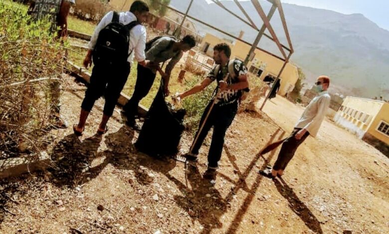 برعاية رئيس جامعة حضرموت.. انطلاق حملة النظافة الأولى بالمكلا