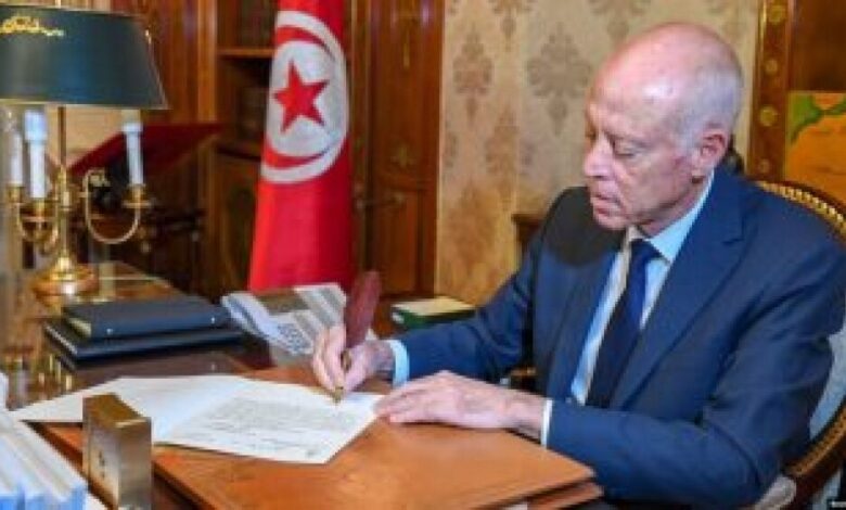 تونس .. مسار تشكيل حكومة متعثر واقتصاد ينتظر الحلول وبرلمان منقسم