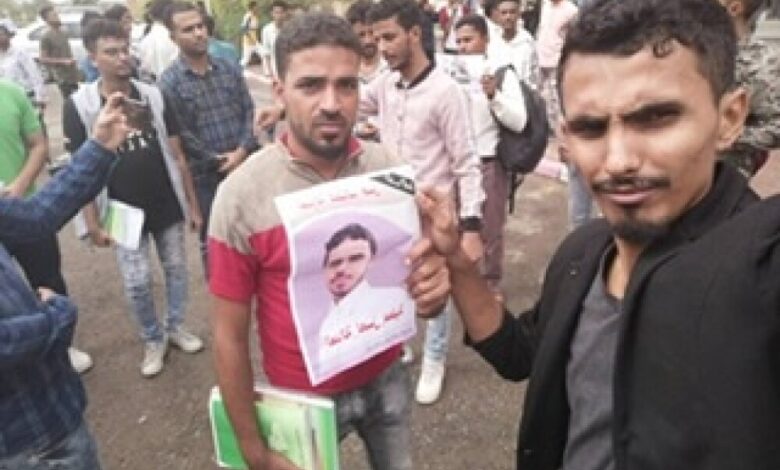 بعد جريمة مقتل حسن عطيه في منزله: طلاب كلية الحقوق يقيمون وقفة احتجاجية للمطالبة بتسلم القتلة وينذرون بالتصعيد
