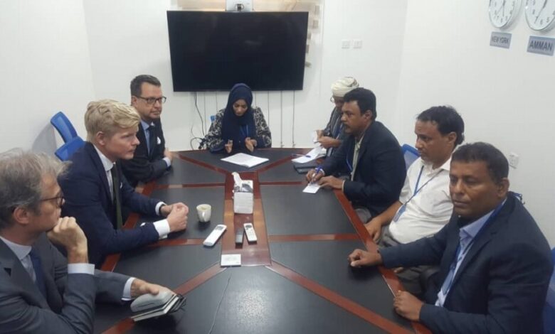 نائب رئيس المكتب السياسي للحراك الثوري  يلتقي بعدن وفد الإتحاد الأوروبي لدى اليمن