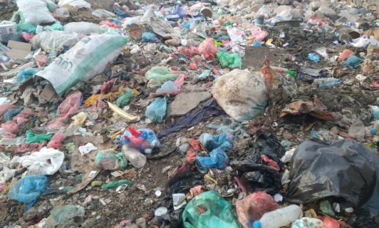 ‏تكدس القمامة يؤرق سكان مدينة الحبيلين بردفان