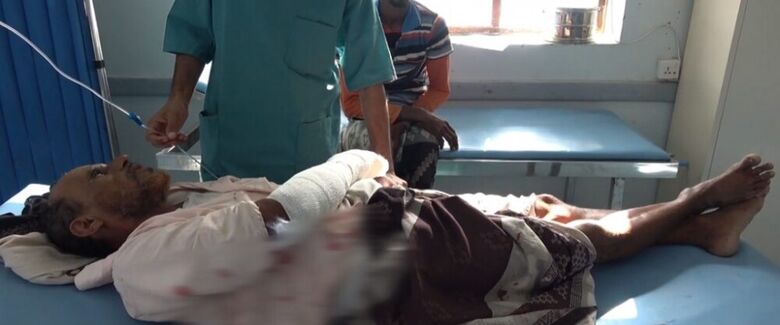 إصابة مواطن برصاص مليشيات الحوثي في قرية السقف بمديرية التحيتا