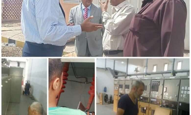 القائم بأعمال محافظ عدن ووكيلي وزارة الكهرباء يتفقدون العمل بتركيب محول كهربائي بحقل بئر أحمد المائي