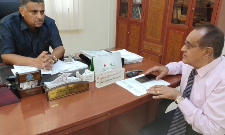 القائم بأعمال محافظ عدن يناقش مستوى أداء الخدمات الصحية بالمحافظة