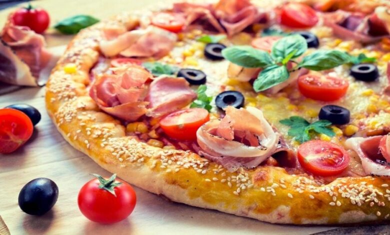 أربع وصفات لعمل بيتزا صحية