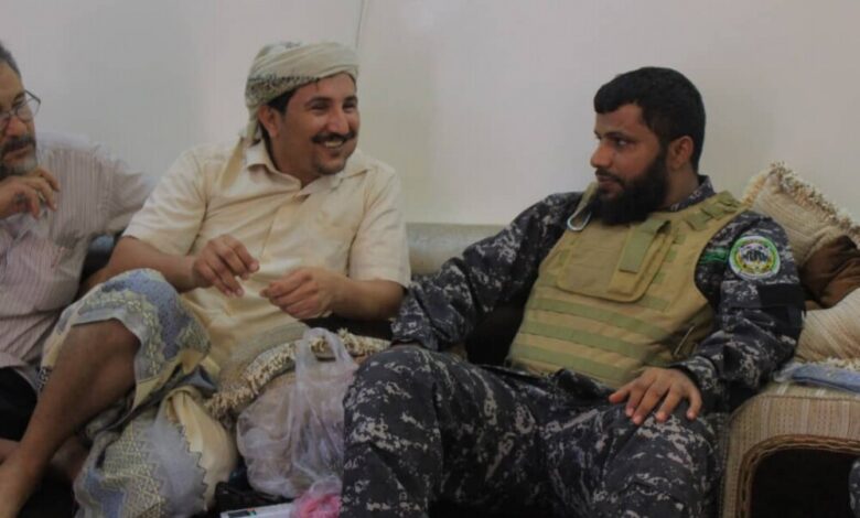 قائد قوات حماية المنشآت يزور الجريح البطل "سراج حمادي"