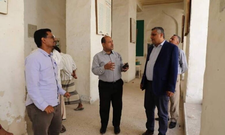المكلا : وزير الثقافة يتفقد مشروع ترميم مبنى المدرسة الوسطى