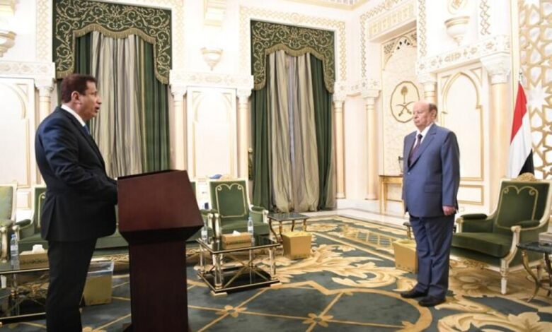 محمد علي ياسر يؤدي اليمين الدستورية بمناسبة تعيينه محافظاً للمهرة