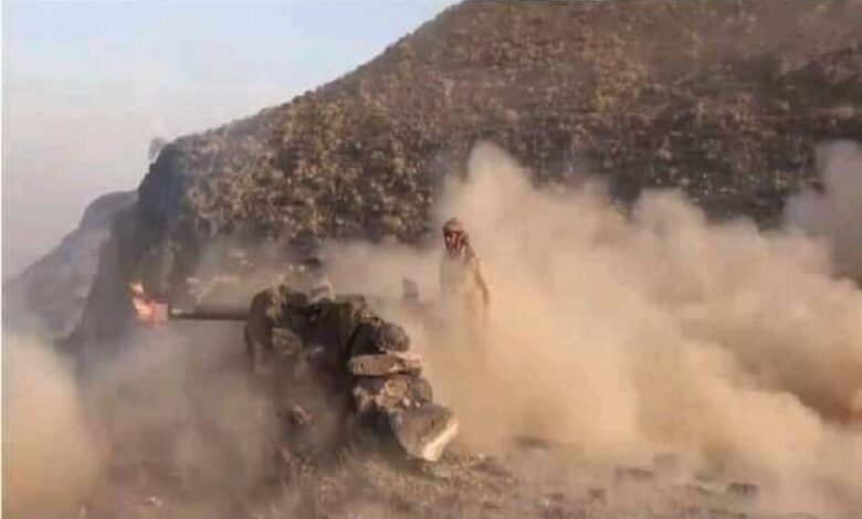القوات المشتركة تقصف ثكنات الحوثيين بالفاخر وهدوء حذري عم باقي جبهات الضالع