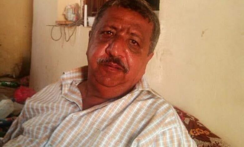 مدير مكتب الصحة العامة والسكان بمديرية خنفر يعزي في وفاة الدكتور حسين عبدالقادر الجفري