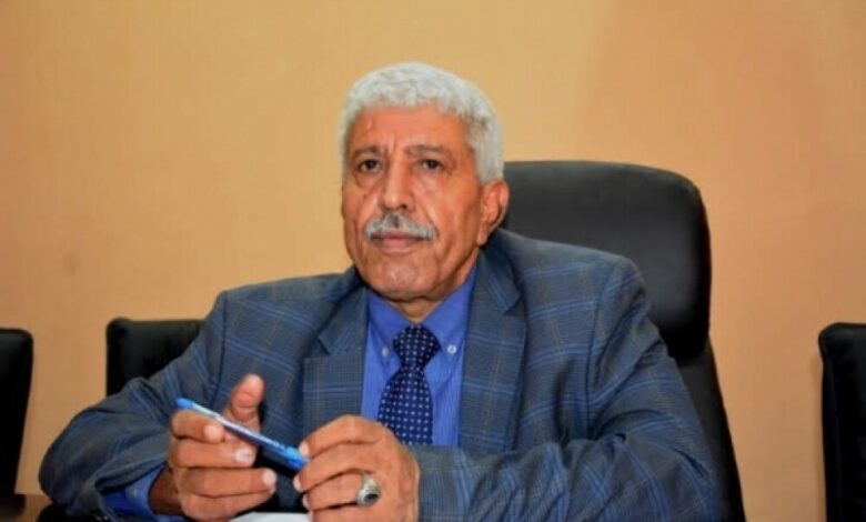 وزير الصحة يدعو جماعة الحوثي للتعاون لفتح قنوات صحية بين المحافظات اليمنية لمكافحة كورونا (حوار)