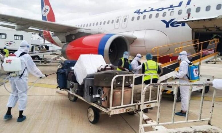 وصول ١٤٤ راكباً من العالقين اليمنيين بمصر الى مطار سيئون الدولي