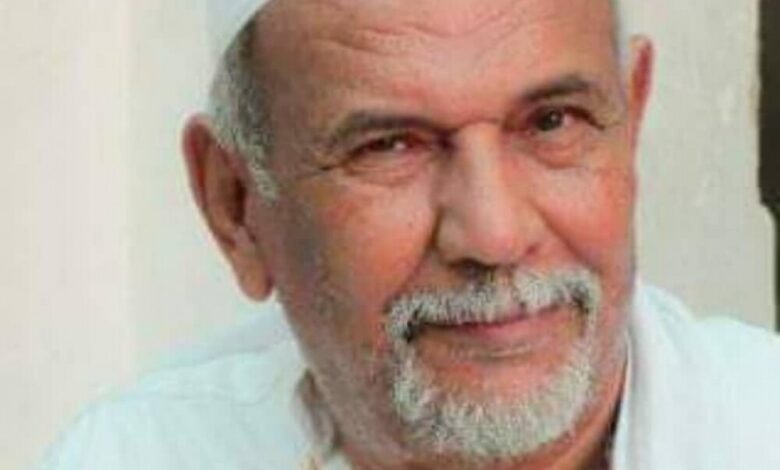 الشيخ بن حبريش يُعزي في وفاة الشخصية التربوية والإعلامية أبوبكر محسن الحامد