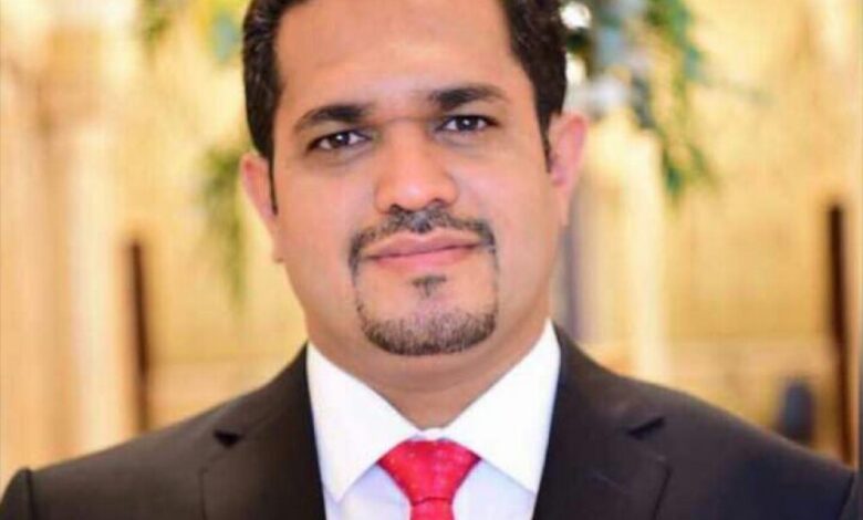 وزير حقوق الإنسان يعزي اللواء الشيخ سلطان العرادة بوفاة نجله