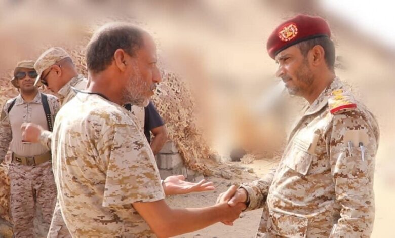 رئيس الأركان يتفقد أبطال الجيش والمقاومة في جبهات محافظة الجوف