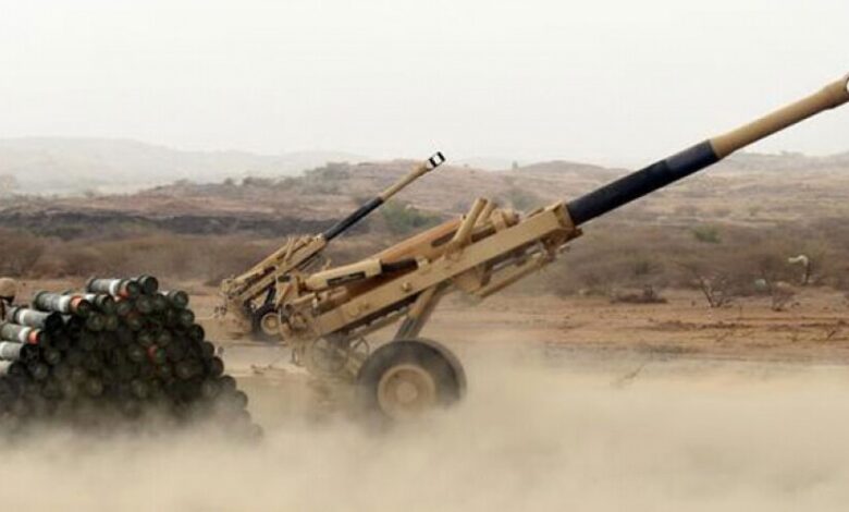 مدفعية الجيش تدك مخازن أسلحة تابعة لمليشيات الحوثي في جبهة باقم
