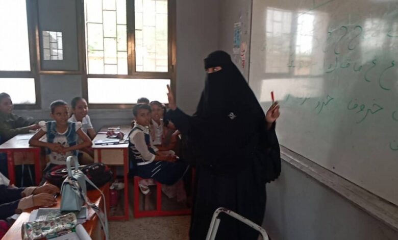 ادارة المرأة والطفل بانتقالي أبين تقيم دورة تدريبية في مدرسة اسماء بزنجبار