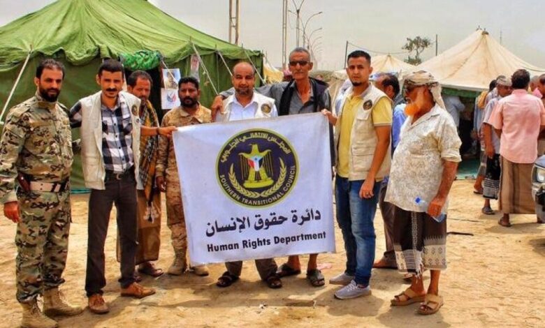 فريق دائرة حقوق الانسان يتفقد مخيم الاعتصام السلمي للمتقاعدين والعسكريين الجنوبيين امام مقر التحالف في العاصمة عدن
