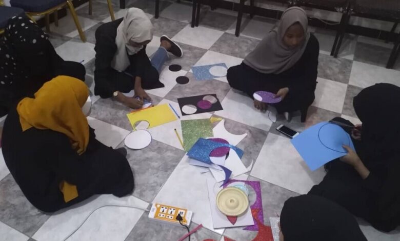 مؤسسة تحديث للتنمية تقيم ورشة تدريبية في الحرف اليدوية للنساء في عدن
