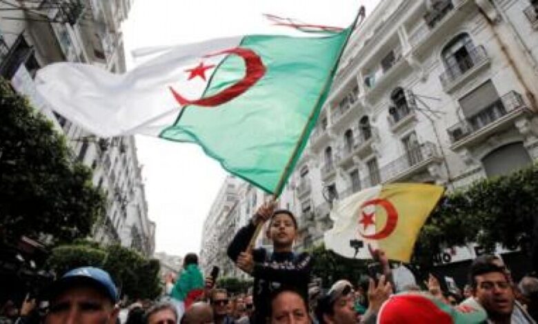 عرض الصحف البريطانية- الإندبندنت: فيروس كورونا يخدم قمع النظام الجزائري للمحتجين