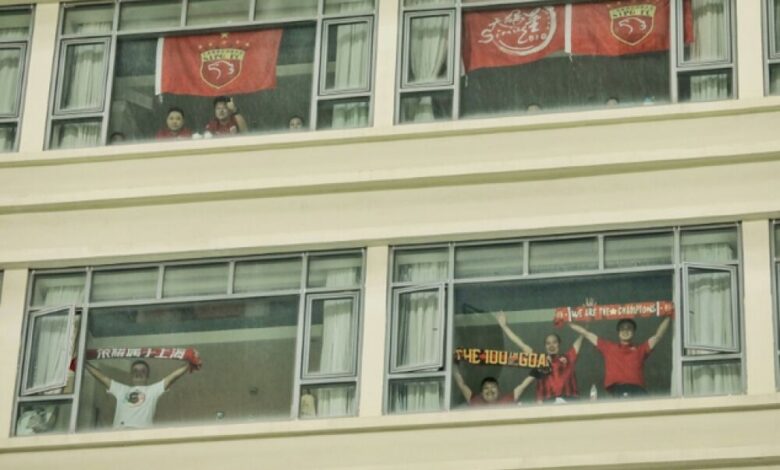 الصينيون ينزلون في الفنادق المجاورة للملاعب لحضور المباريات
