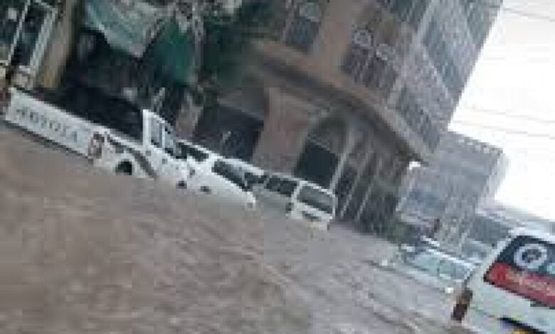 صنعاء..أمطار غزيرة و23 صاعقة رعدية تضرب مناطق متفرقة في المدينة