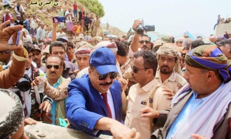 اللواء احمد سعيد بن بريك يضع حجر الأساس للطريق الاستراتيجي "بئر العروس - المفلحي " في يافع