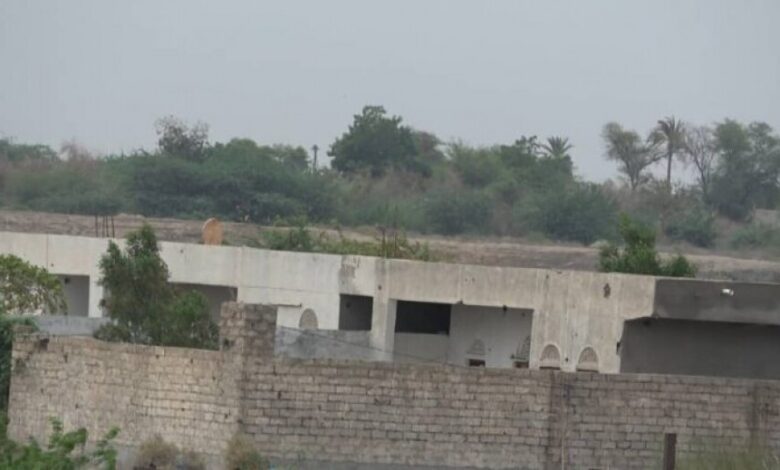 مليشيات الحوثي تستهدف الأحياء السكنية في مدينة التحيتا جنوب الحديدة