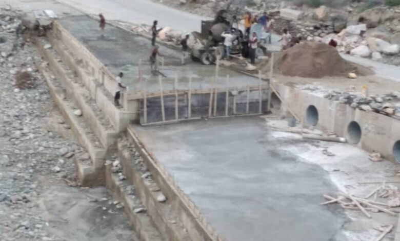 إكتمال أعمال الصيانة الطارئة لجسر العسكرية في يافع