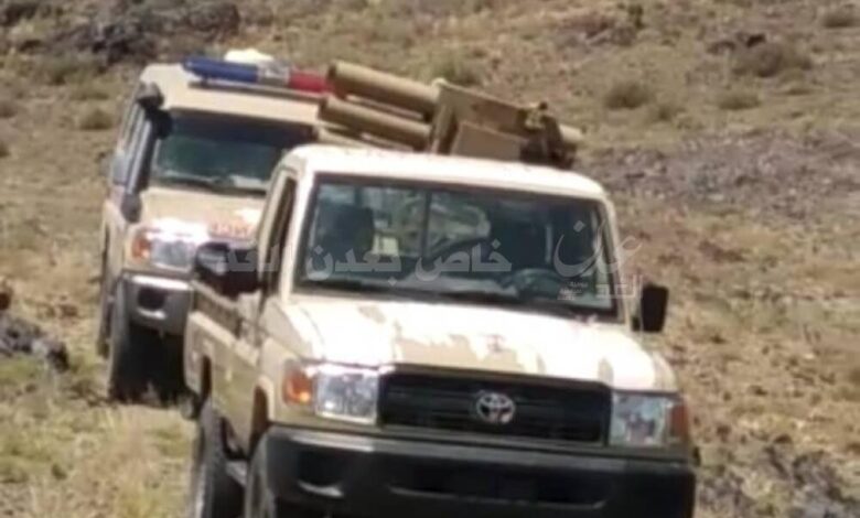 قوات لواء الأماجد تقصف مواقع الحوثيين بمكيراس