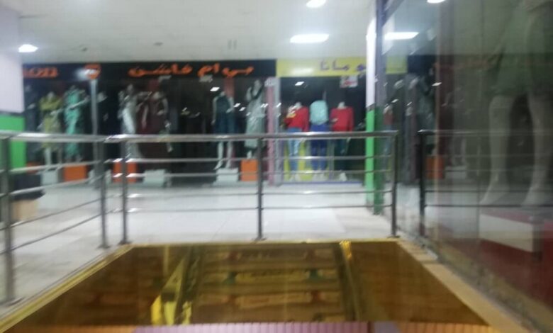 عدن..محلات تجارية في سوق الحجاز "الحريبي"  تغلق أبوابها(لهذه الأسباب..)