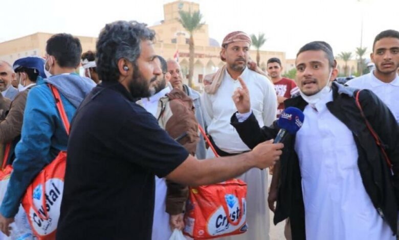 حفاوة يمنية بالإفراج عن 5 صحافيين ضمن صفقة تبادل الأسرى