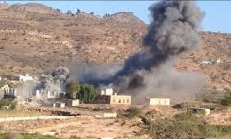 مليشيا الحوثي تفجر 3 منازل بمديرية ذي ناعم في البيضاء