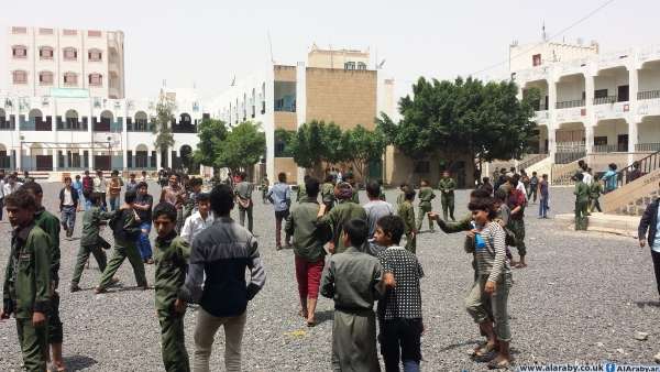 هجوم حوثي حاد ضد المعلمين المطالبين برواتبهم
